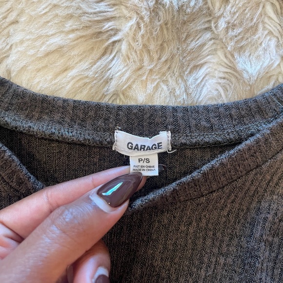 Gray-green Garage long sleeve cut out tee - Picture 3 of 6